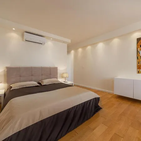 Holiday home Roko Debeljak