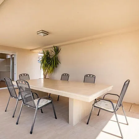 Roko Holiday home Debeljak