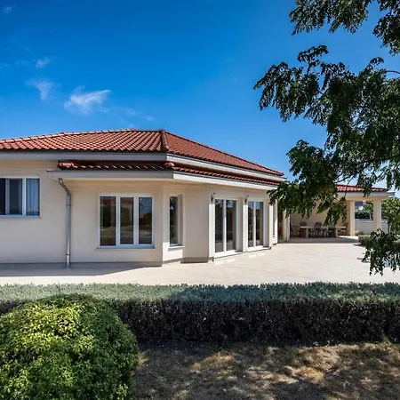 Roko Holiday home Debeljak