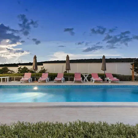 Roko Holiday home Debeljak