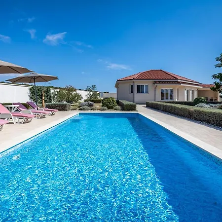 Holiday home Roko Debeljak